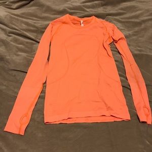 Lululemon fitted long sleeve shirt